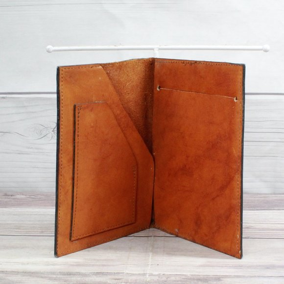 *Vintage Brown Leather 9-Inch Bi-Fold Wallet - Picture 3 of 9